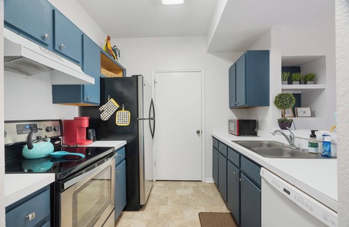 Temple Terrace Condo | Sunnyside Oasis, Cozy & Convenient