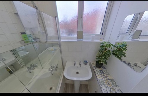 Coventry Apartment | Sunnyside View - 1-bed Apartment