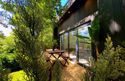 Newton Ferrers House | Sunridge Cubes (Cube 2)