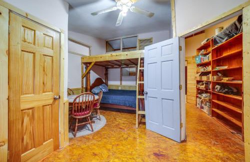 Elkhart Apartment | Sunrise and Sunset Views Rural Elkhart Studio!