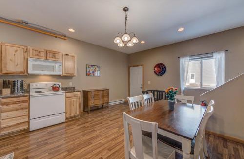 Pepin Apartment | Sunrise Condo - Sunny Loft Bedrooms Near The Beach