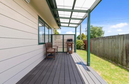 Owhata House | Sunrise Getaway - Rotorua Holiday Home