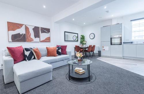 Gravesend Apartment | Sunrise Haven in Kent 2 bed Apartment Sleeps 7