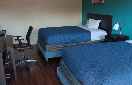 West Lake Forest Hotel | Sunrise Inn & Suites