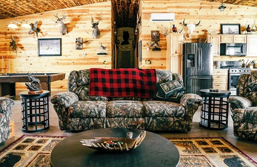 Fedora Cabin | Sunrise Lodge ~ Your Adventure Awaits