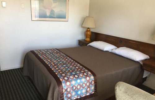 Sparks Hotel | Sunrise Motel
