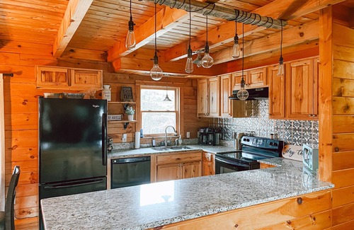 Mill Spring Cabin | Sunrise Ridge - No Cleaning Fee!