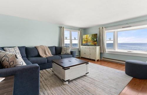 Rye Apartment | Sunrise Sanctuary Walk to Wallis Ocean Views
