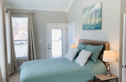 Seven Points House | Sunrise & Shine in this Large Home with 2 Master Suites, WiFi, Kayaks and more!