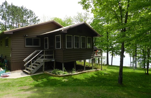 Palisade House | Sunrise Shores- Lots of space! 2+ bedroom 1.5 bath. Pet Friendly!