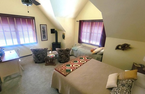 Elba Hotel | Sunrise Suite Retreat, River on Property, Adults Only, No Pets, Peace and Quiet!