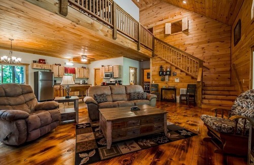 Sautee Nacoochee Cabin | Sunrise Summit | Deluxe 2BR 2.5BA Cabin | Mountain View | Private | Hot Tub