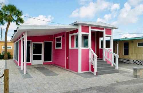 Southgate House | Sunrise Tiny Home - New&Cozy
