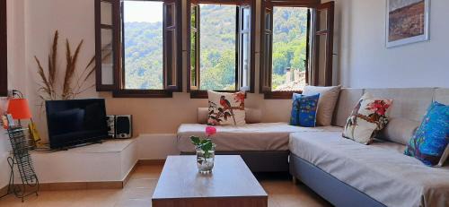 Papa Nero House | Sunrise View Home