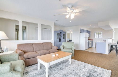 Kimberling City Condo | Sunrise Views & Pool Access: Table Rock Lake Condo
