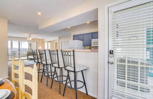 Kimberling City Condo | Sunrise Views & Pool Access: Table Rock Lake Condo