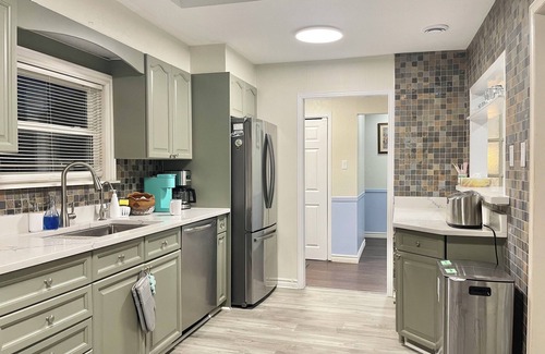 Innisfil Cottage | Sunrise Villa on the Lake