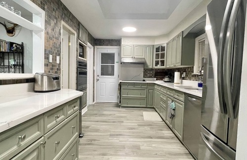 Innisfil Cottage | Sunrise Villa on the Lake