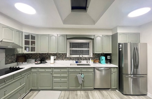 Innisfil Cottage | Sunrise Villa on the Lake