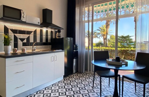 Miami Platja Apartment | Sunrise Zebra Studio, with sea and garden views
