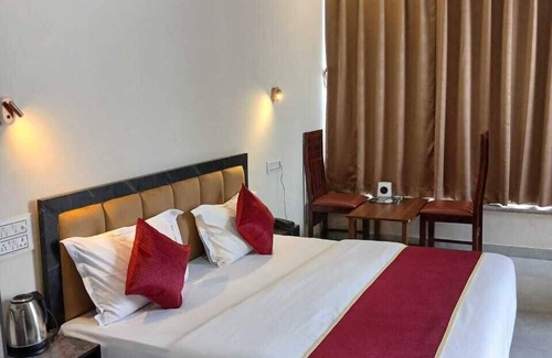 Jhotwara Hotel | Sunroof Hotel & Rooftop Kitchen