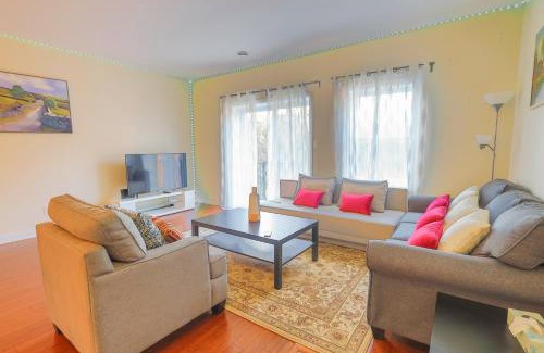 Saint Henri Apartment | Sunset Apartment