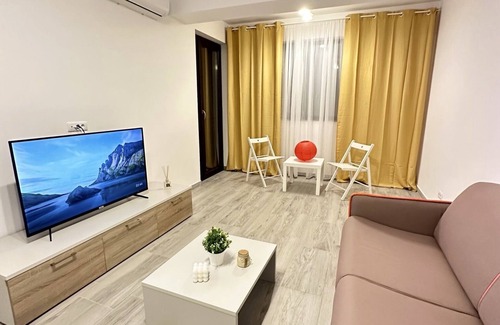 Bucharest Apartment | Sunset Apartment - Central Apt with Rooftop Garden