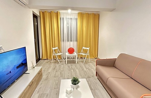 Bucharest Apartment | Sunset Apartment - Central Apt with Rooftop Garden