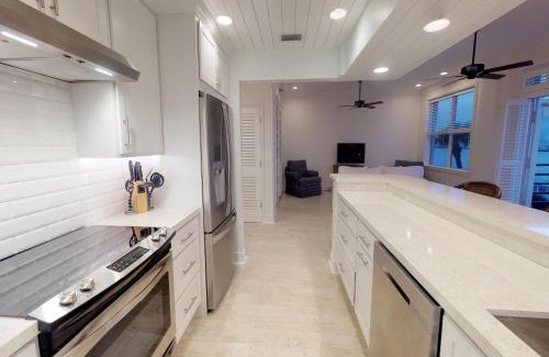 Truman Annex Apartment | Sunset at Harbour Place
