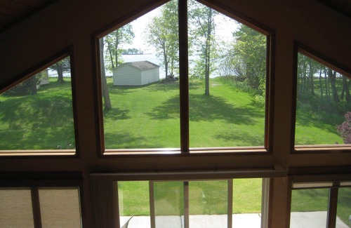 Isle House | Sunset Bay Getaway - Beautiful Home, SAND BEACH!