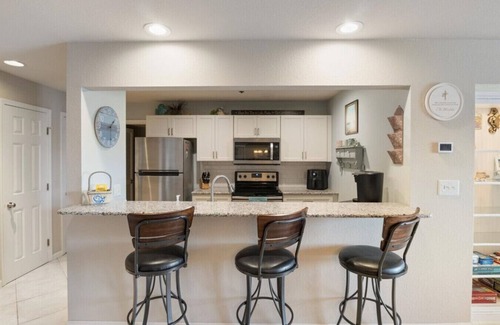 Osage Beach Condo | Sunset Bay - Lakeside Pool, Elevator & Location!