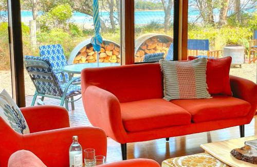Garden Island Creek House | Sunset Beach Villa - Beach front home situated on the Huon River - Sleeps 8