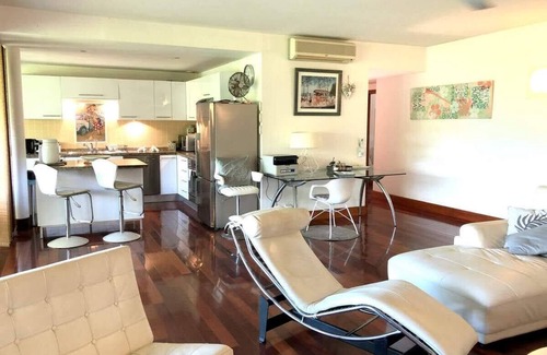 Punaauia Apartment | Sunset Beach Carlton- Tahiti - beachfront luxury residence & pool - 4 pers