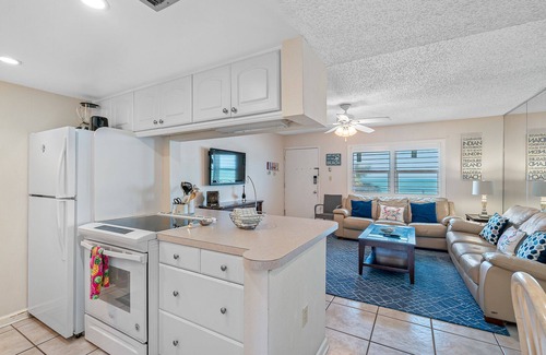 Sunset Beach Condo | Sunset Beach Gulf-Front Condo with Stunning Sunset Views and Free Parking