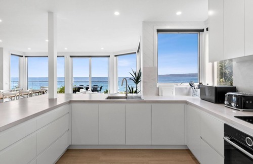 Fairhaven House | Sunset Beach scape to this stunning beachfront retreat in peaceful Fairhaven