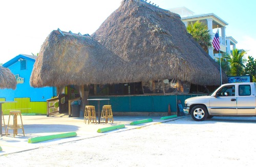 Sunset Beach House | Sunset Beach Treasure Island 1/1 Wi-fi Parking 117-b