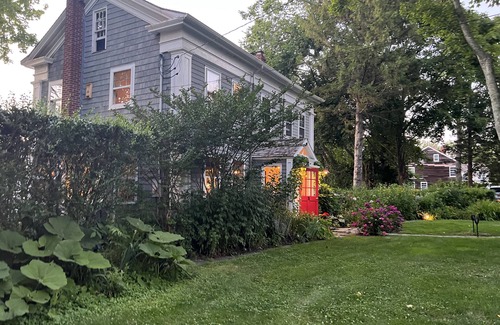 Sag Harbor Bed & Breakfast | sunset bikes and kayaks in the village