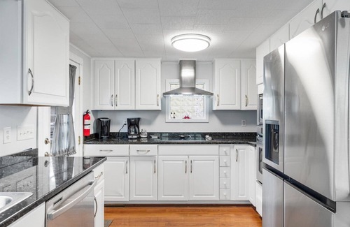 Chincoteague House | Sunset Breeze - Waterfront!