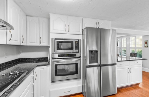 Chincoteague House | Sunset Breeze - Waterfront!