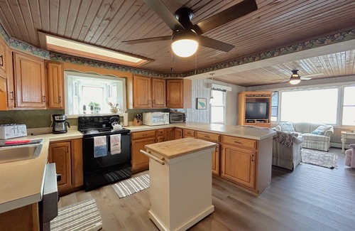 Moran Cottage | Sunset Breeze on Brevort Lake