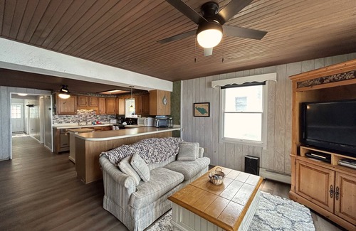 Moran Cottage | Sunset Breeze on Brevort Lake
