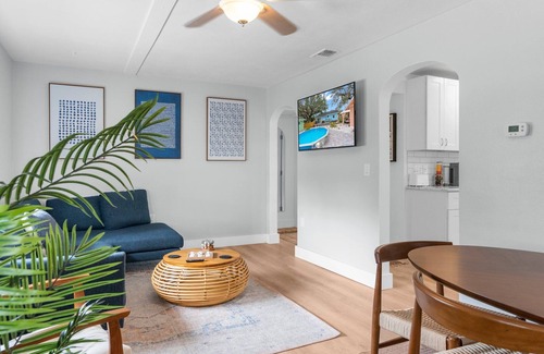 Clearwater House | Sunset Bungalows - Triplex with Cabanas and Pool