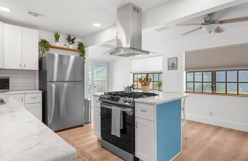 Clearwater House | Sunset Bungalows - Triplex with Cabanas and Pool