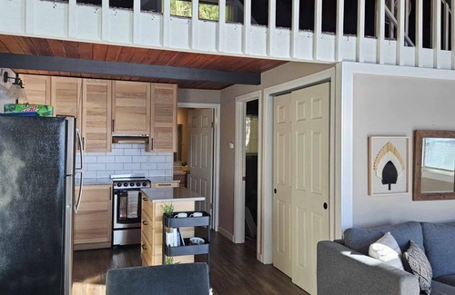 Matlock Ski Chalet | Sunset Cabin on Lake Nahwatzel