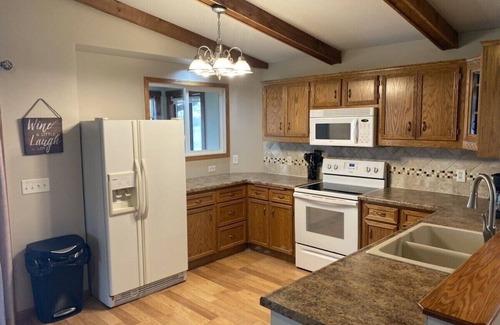 Dassel House | Sunset Cabin Rental Pontoon Rentals, Jet Ski Rentals, and Snowmobile Rentals