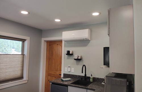 Whitewater Apartment | Sunset Casita at Mother's Buttress, Walking distance to Mother's Buttress Climbing Wall