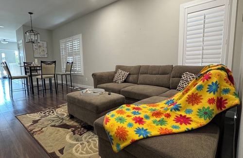 Fort Gary House | Sunset chalet in bridgewater