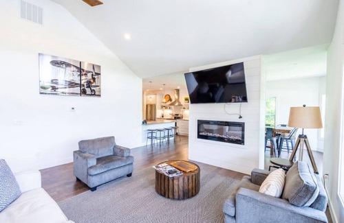 Buckingham Estates House | Sunset Chateau- In Libbys Cove, 7 Bedroom