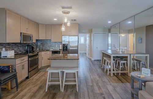 Sunset Beach Condo | Sunset Chateau Beach Condo Star5Vacations