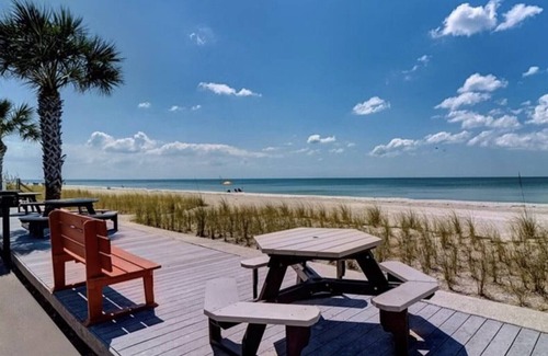 Sunset Beach Condo | Sunset Chateau Beach Condo Star5Vacations